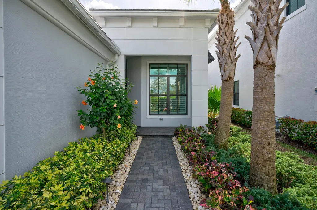 13710 Artisan Circle Palm Beach Gardens FL 33418