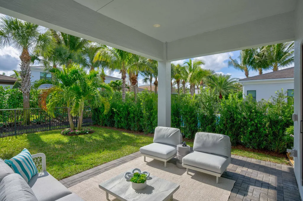 13710 Artisan Circle Palm Beach Gardens FL 33418