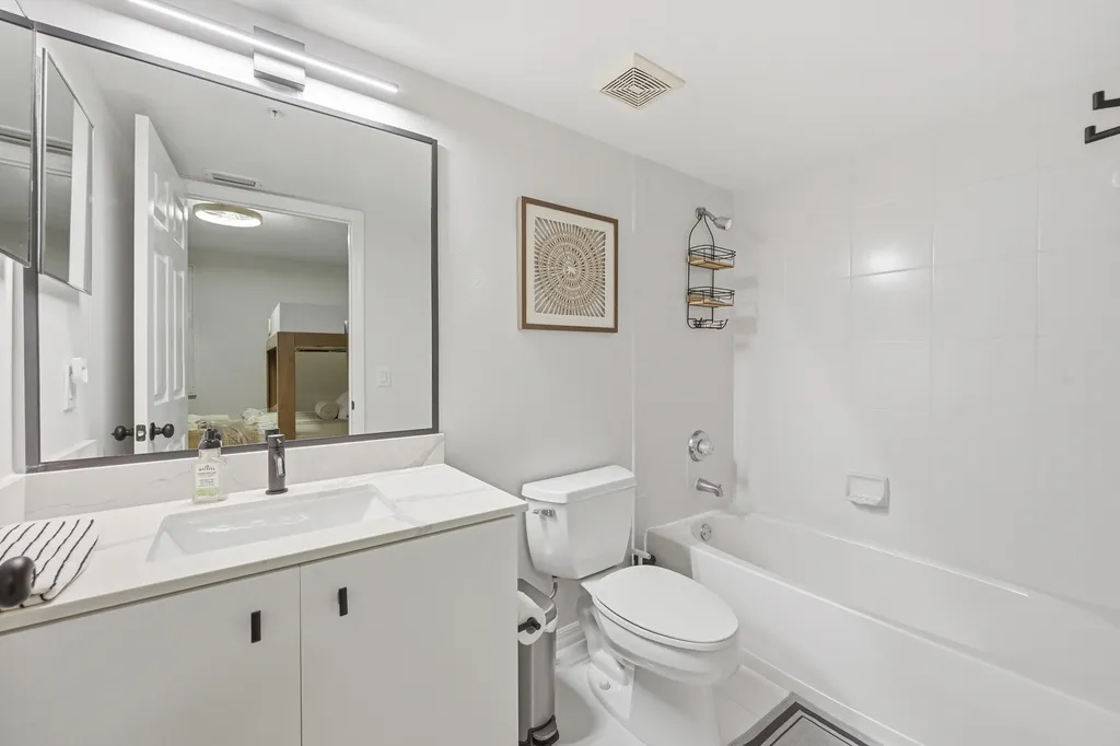 2880 NE 14th Street Causeway Pompano Beach FL 33062