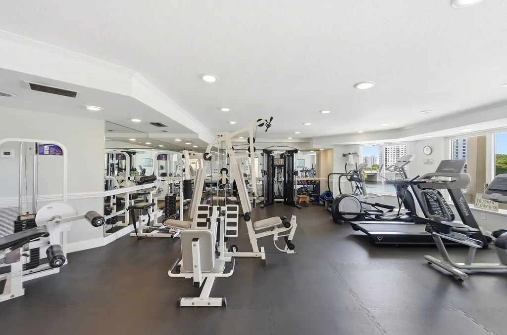 2880 NE 14th Street Causeway Pompano Beach FL 33062