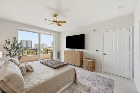 2880 NE 14th Street Causeway Pompano Beach FL 33062