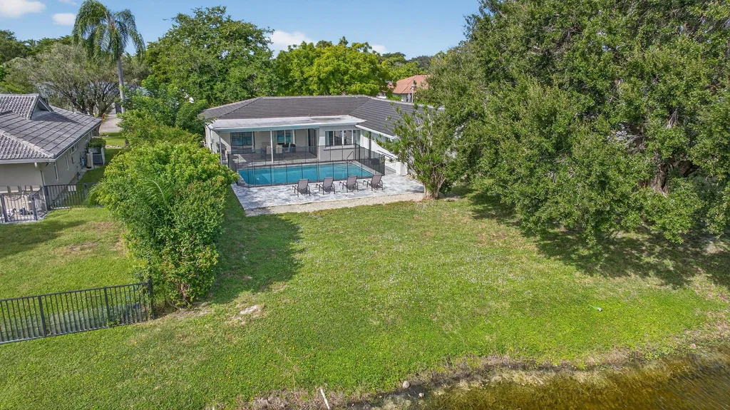 2421 NW 114th Avenue Coral Springs FL 33065