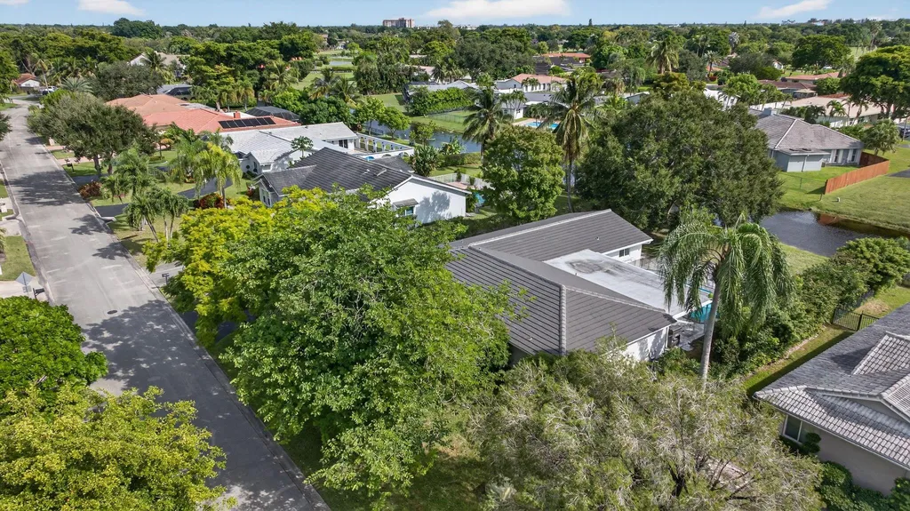2421 NW 114th Avenue Coral Springs FL 33065