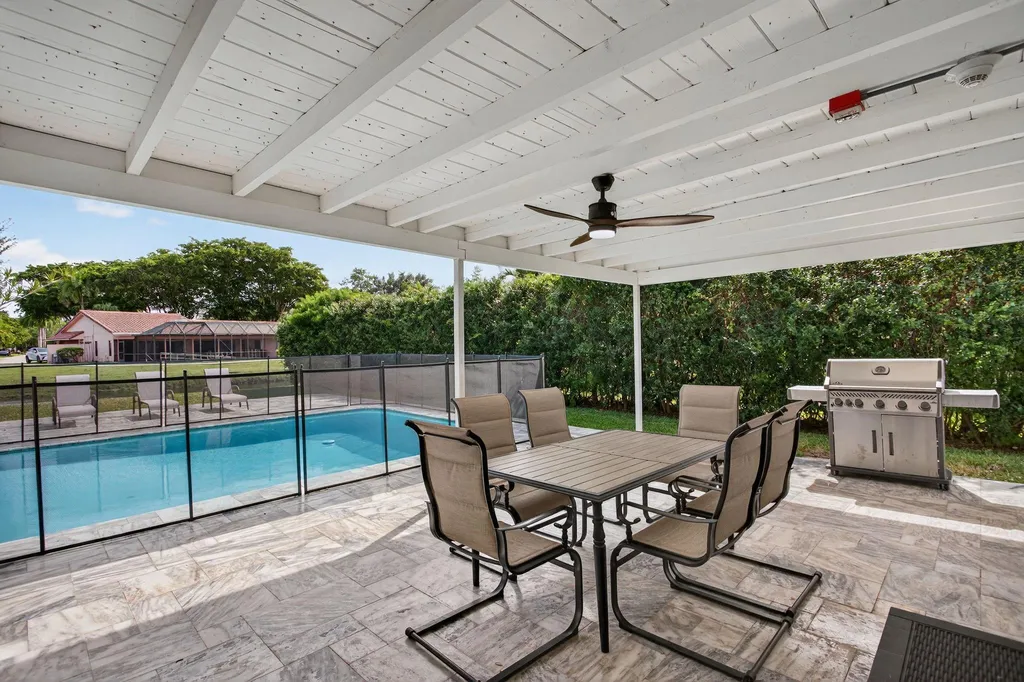 2421 NW 114th Avenue Coral Springs FL 33065