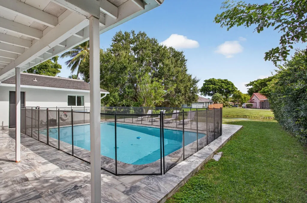 2421 NW 114th Avenue Coral Springs FL 33065