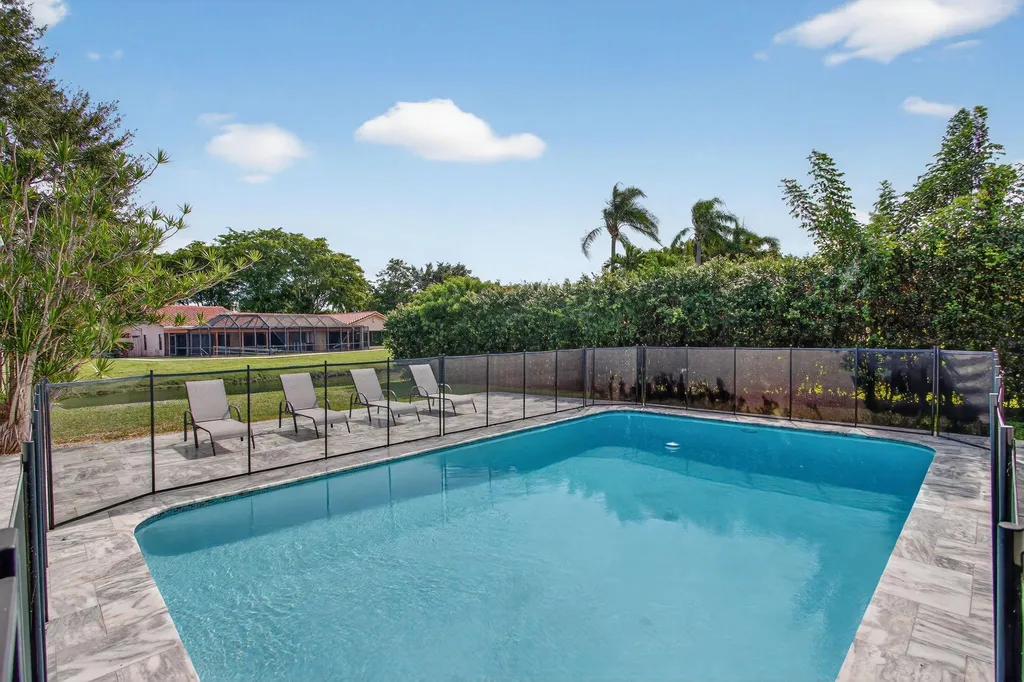 2421 NW 114th Avenue Coral Springs FL 33065