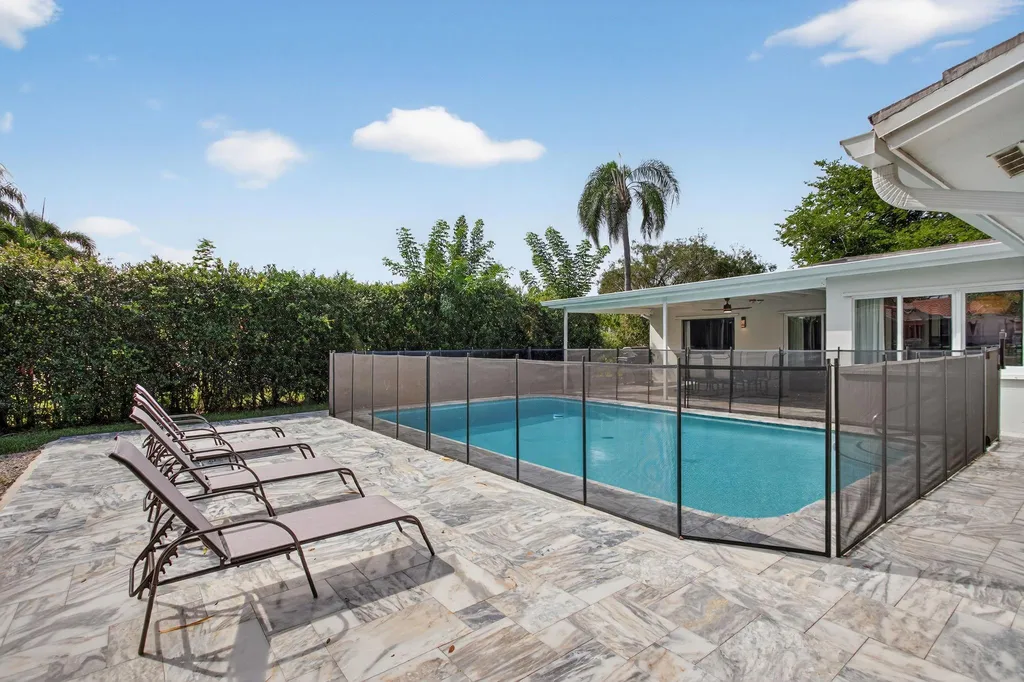 2421 NW 114th Avenue Coral Springs FL 33065