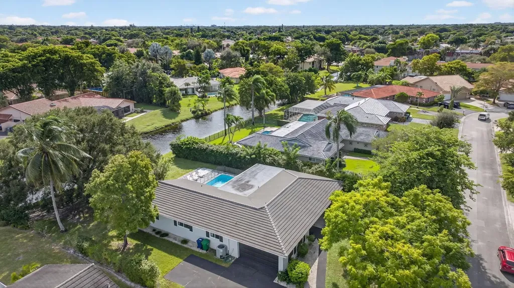 2421 NW 114th Avenue Coral Springs FL 33065