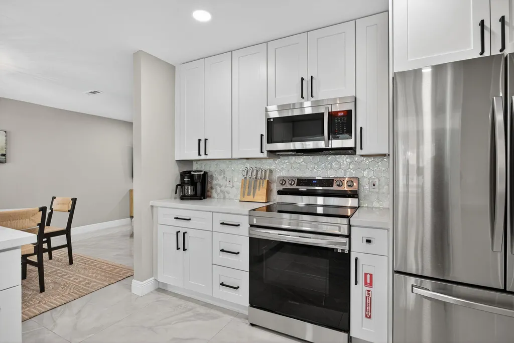 2421 NW 114th Avenue Coral Springs FL 33065