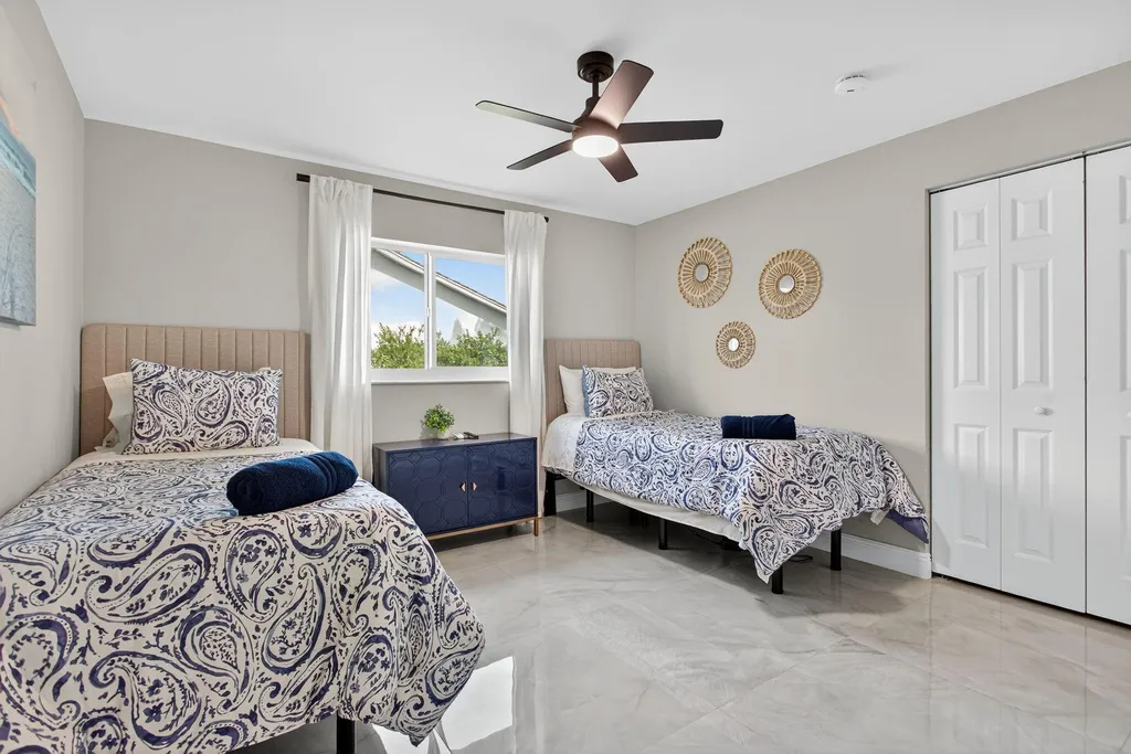 2421 NW 114th Avenue Coral Springs FL 33065