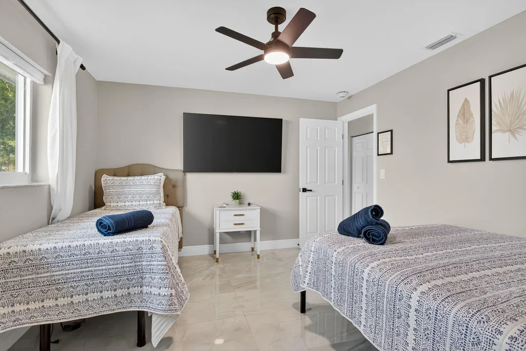2421 NW 114th Avenue Coral Springs FL 33065