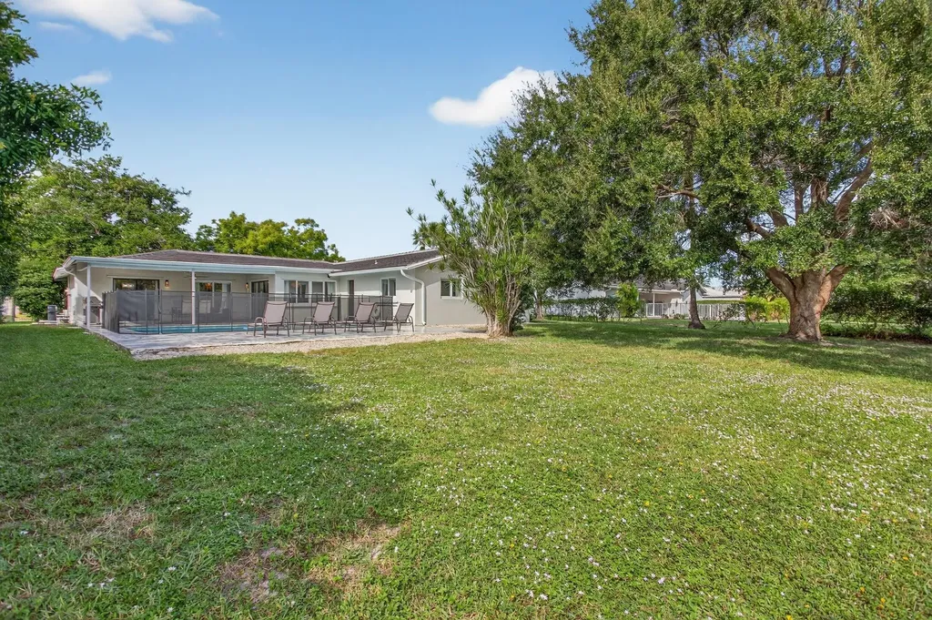 2421 NW 114th Avenue Coral Springs FL 33065