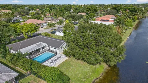 2421 NW 114th Avenue Coral Springs FL 33065