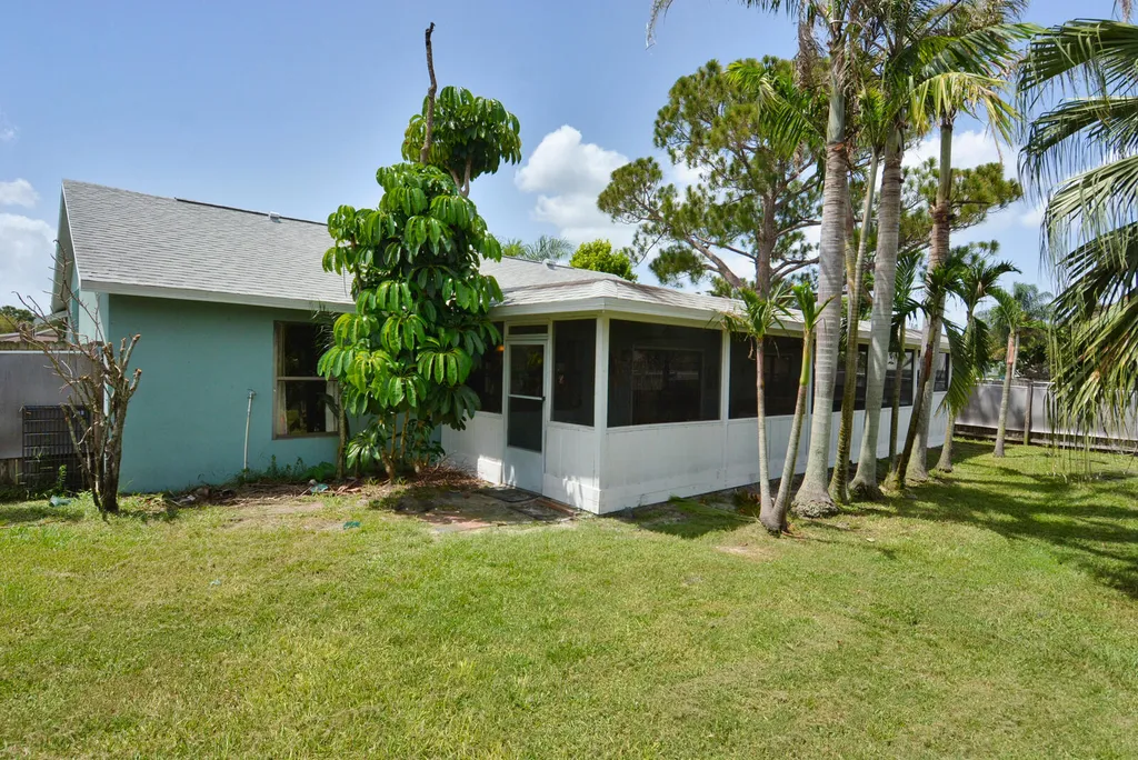 2198 SE Dolphin Road Port St Lucie FL 34952