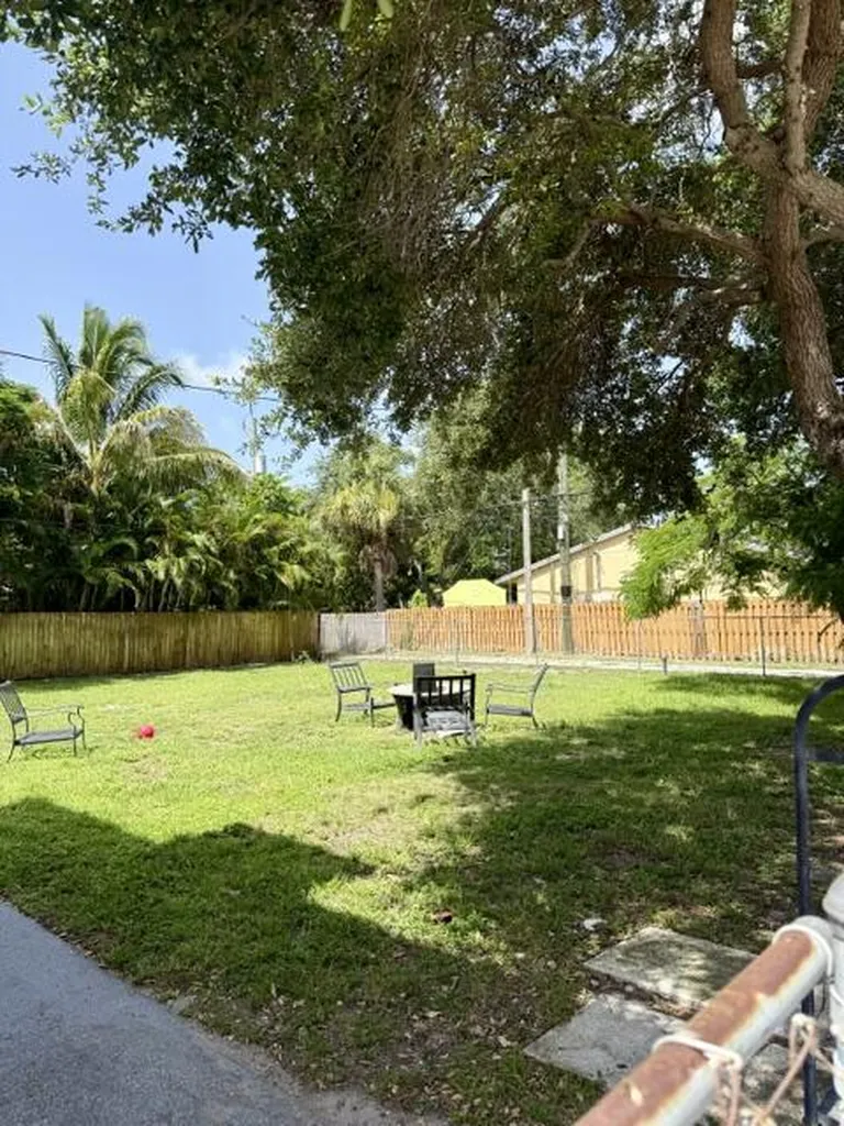 301 S M Street Lake Worth Beach FL 33460