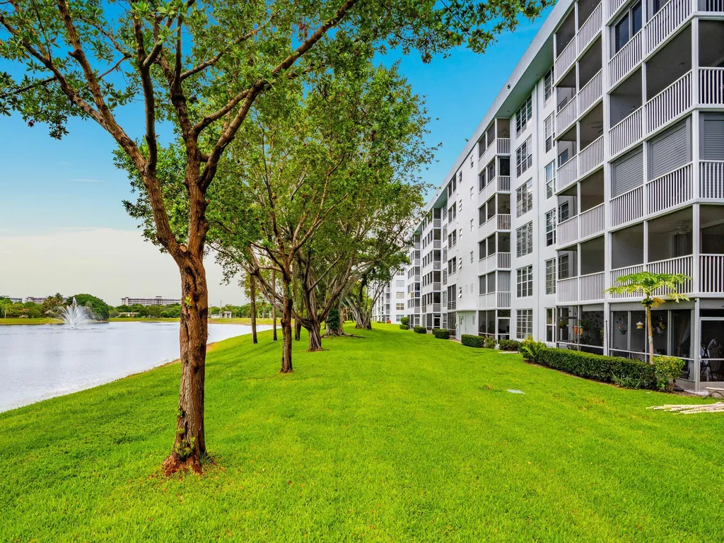 3100 N Course Lane Pompano Beach FL 33069