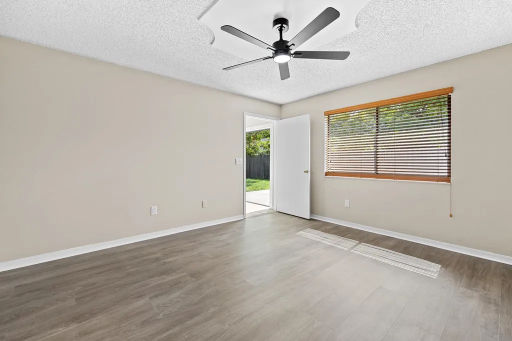 1322 Denlow Lane Royal Palm Beach FL 33411