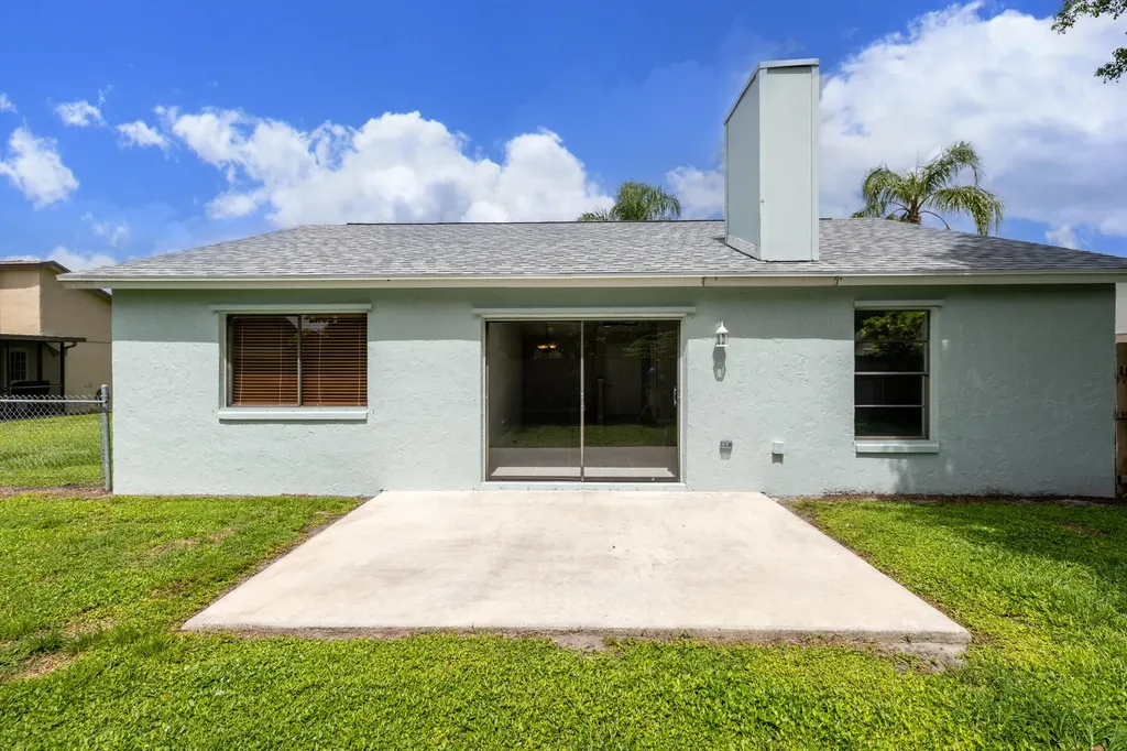 1322 Denlow Lane Royal Palm Beach FL 33411