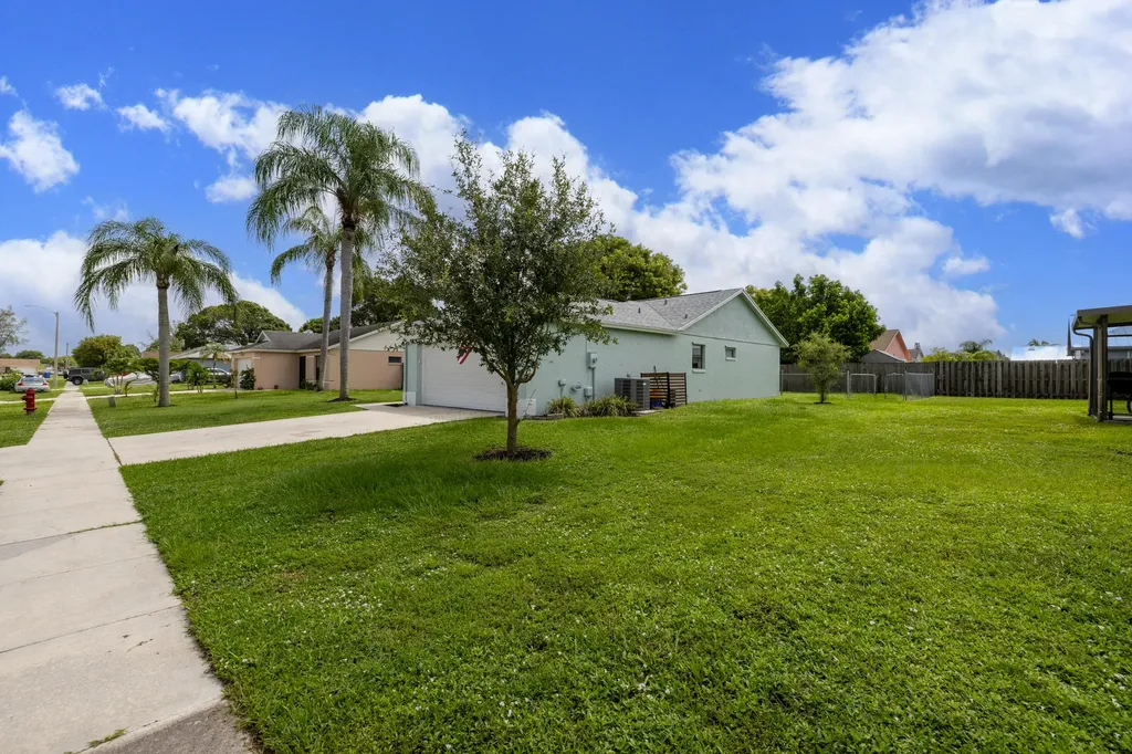 1322 Denlow Lane Royal Palm Beach FL 33411