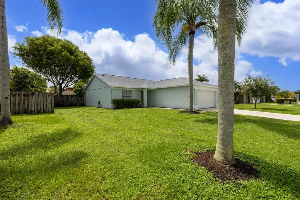 1322 Denlow Lane Royal Palm Beach FL 33411