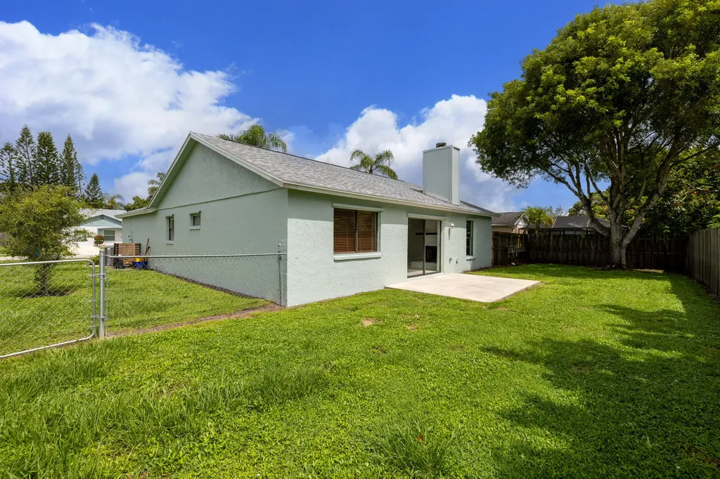 1322 Denlow Lane Royal Palm Beach FL 33411