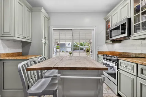 412 El Prado West Palm Beach FL 33405