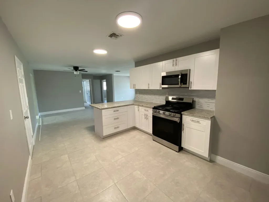 9121 Bamboo Drive Palm Beach Gardens FL 33410