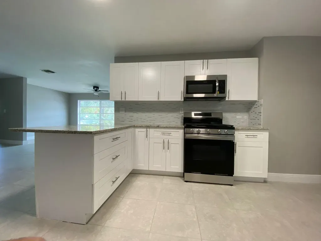 9121 Bamboo Drive Palm Beach Gardens FL 33410