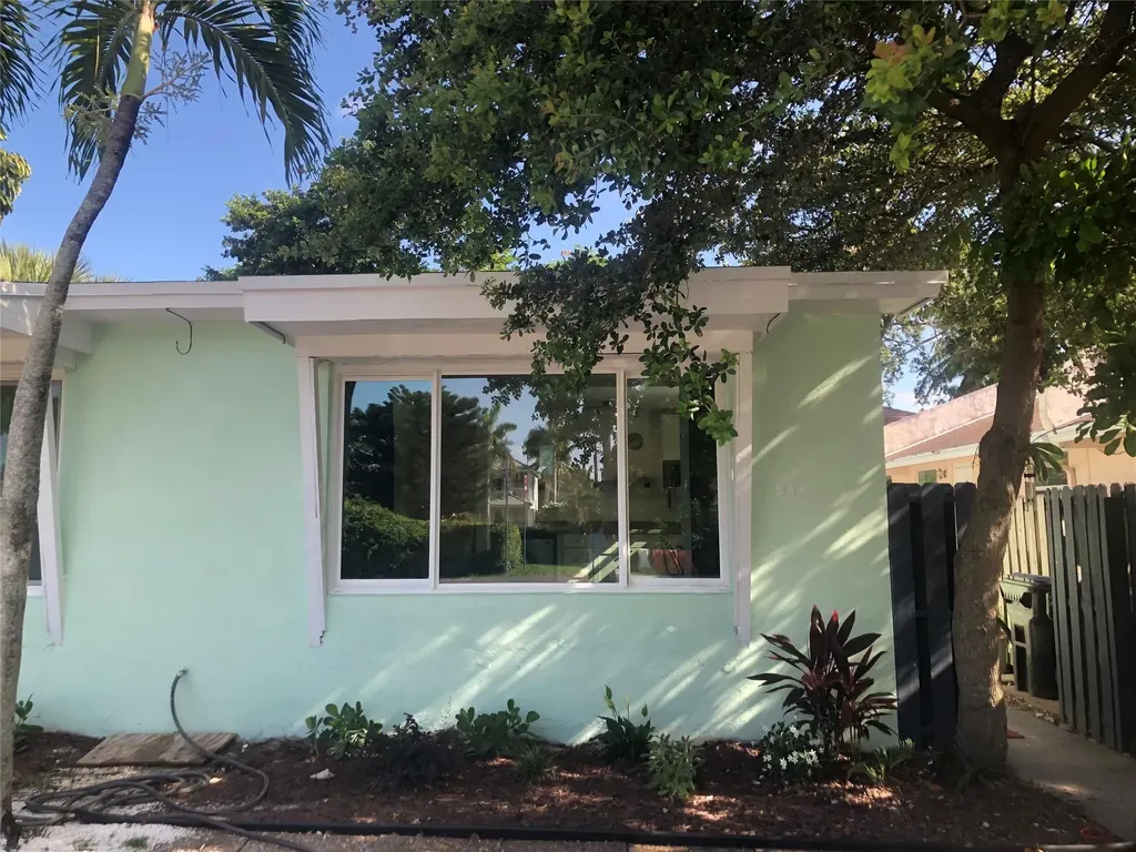 900 SE 12th Street Fort Lauderdale FL 33316