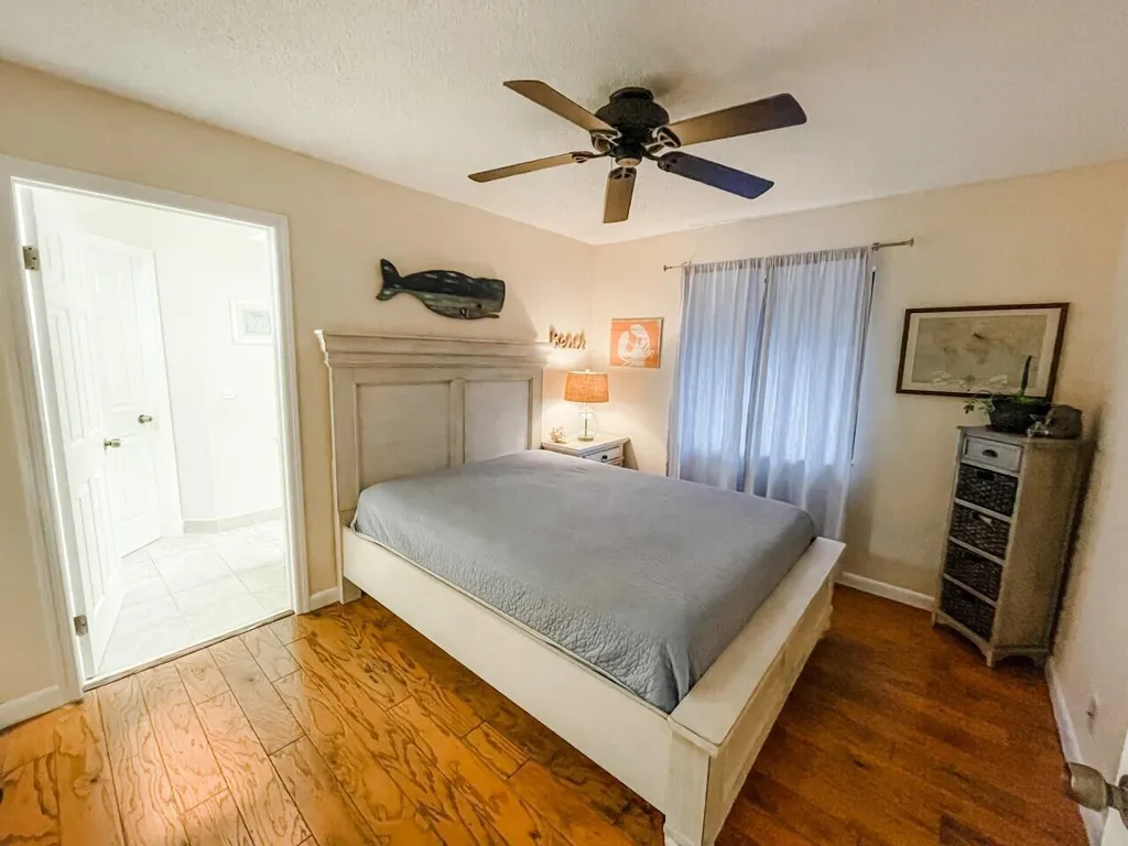25 Lexington Lane W Palm Beach Gardens FL 33418