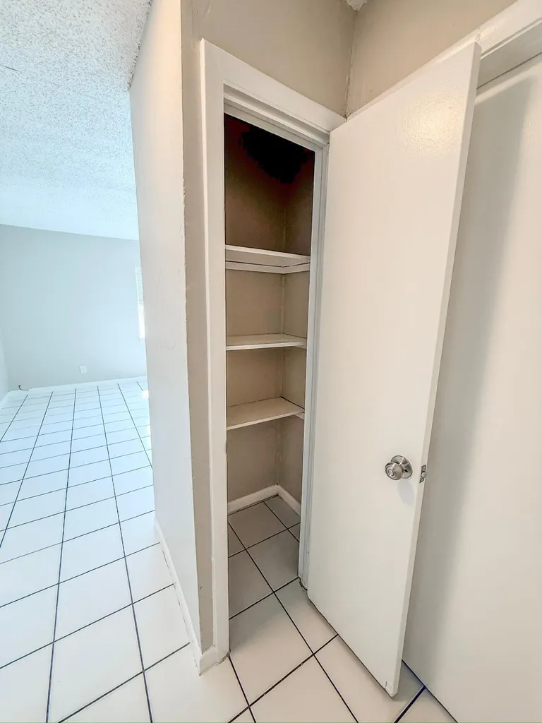 1025 NE 17th Avenue Fort Lauderdale FL 33304