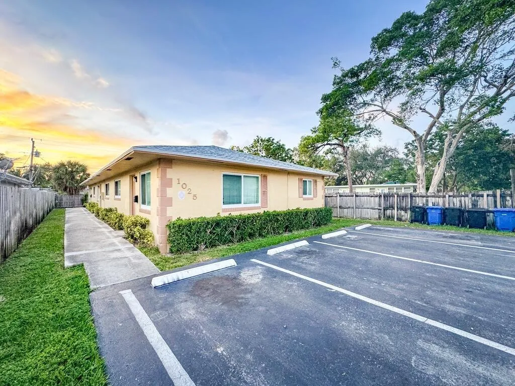 1025 NE 17th Avenue Fort Lauderdale FL 33304