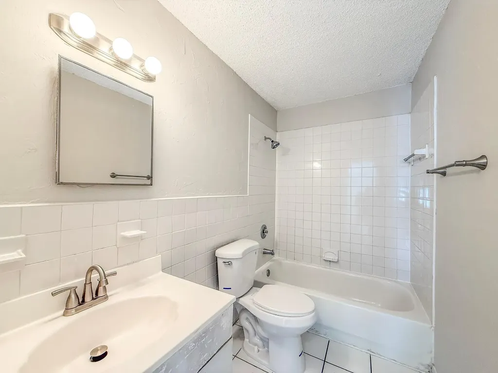1025 NE 17th Avenue Fort Lauderdale FL 33304