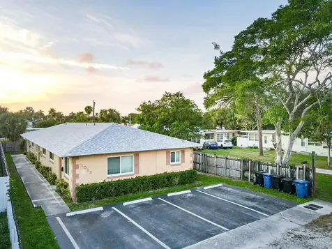 1025 NE 17th Avenue Fort Lauderdale FL 33304