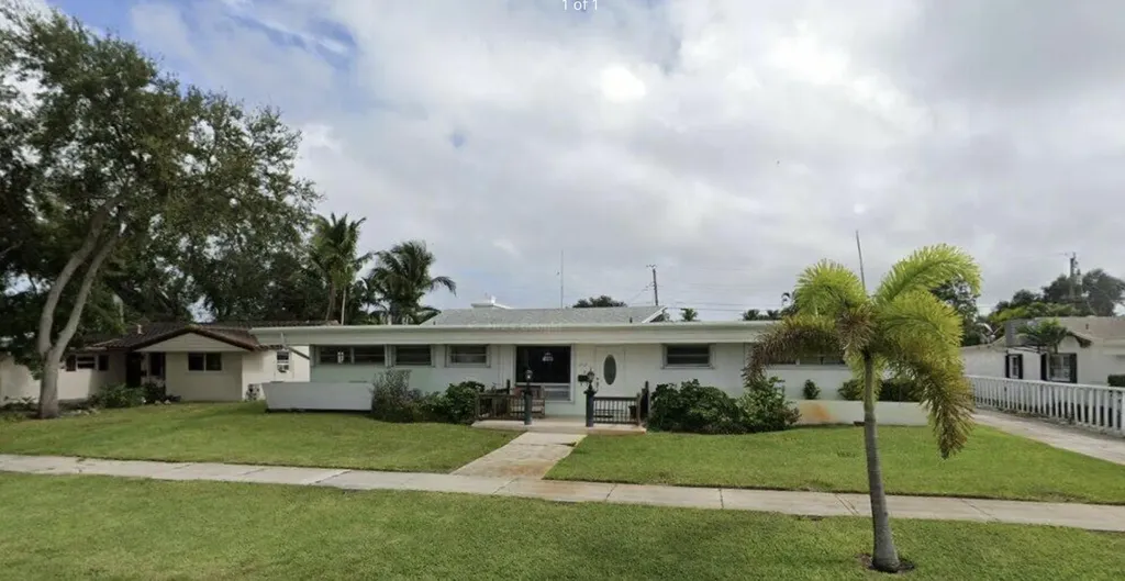 1719 N 44th Avenue Hollywood FL 33021