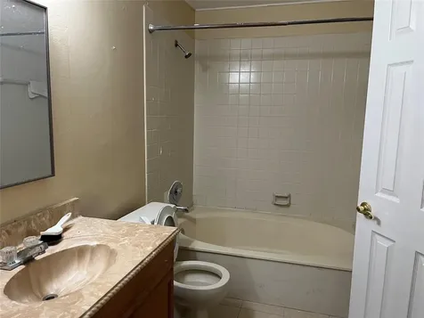 1821 Racquet Court North Lauderdale FL 33068