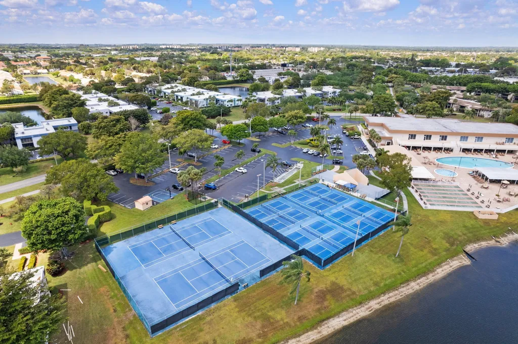 15450 Pembridge Avenue Delray Beach FL 33484