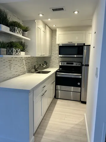 800 West Avenue Miami Beach FL 33139