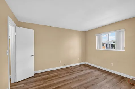 1505 Crescent Circle Lake Park FL 33403