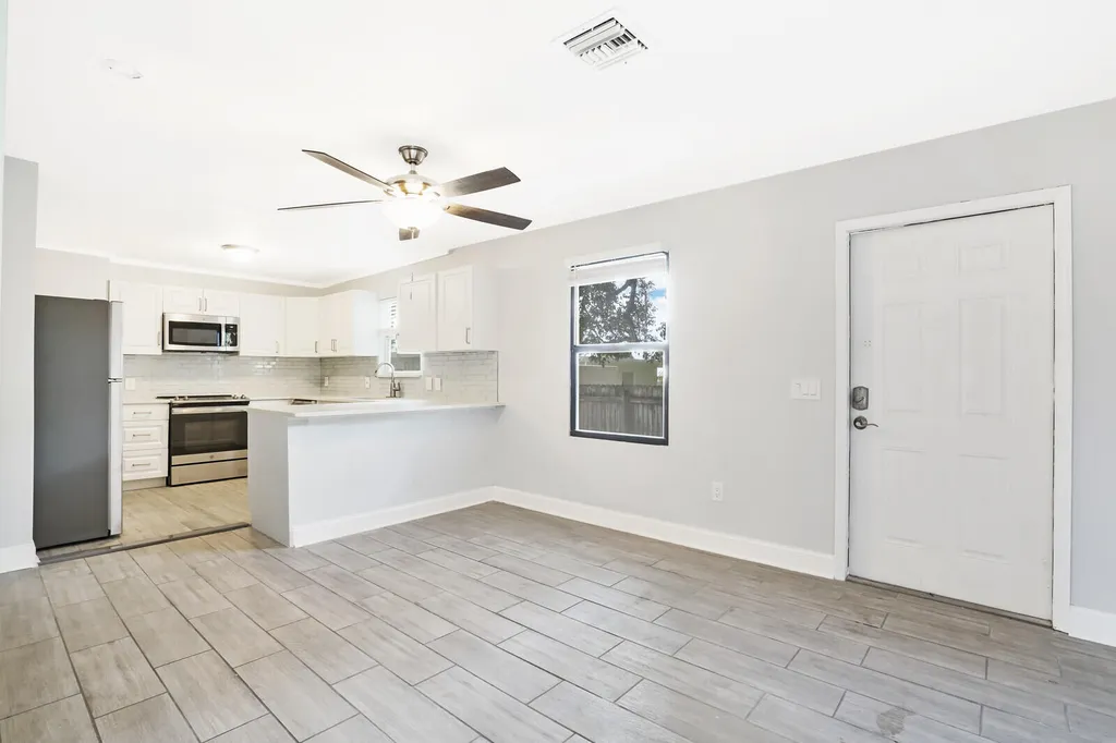 610 SE 2nd Avenue Delray Beach FL 33483
