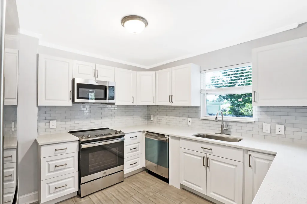 610 SE 2nd Avenue Delray Beach FL 33483