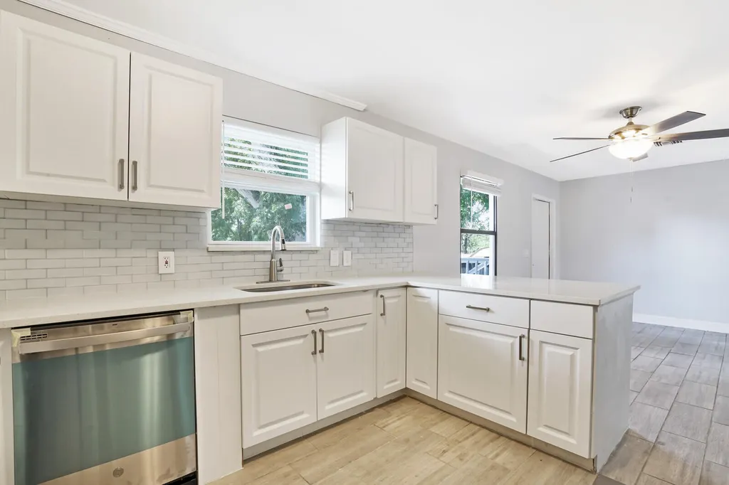 610 SE 2nd Avenue Delray Beach FL 33483
