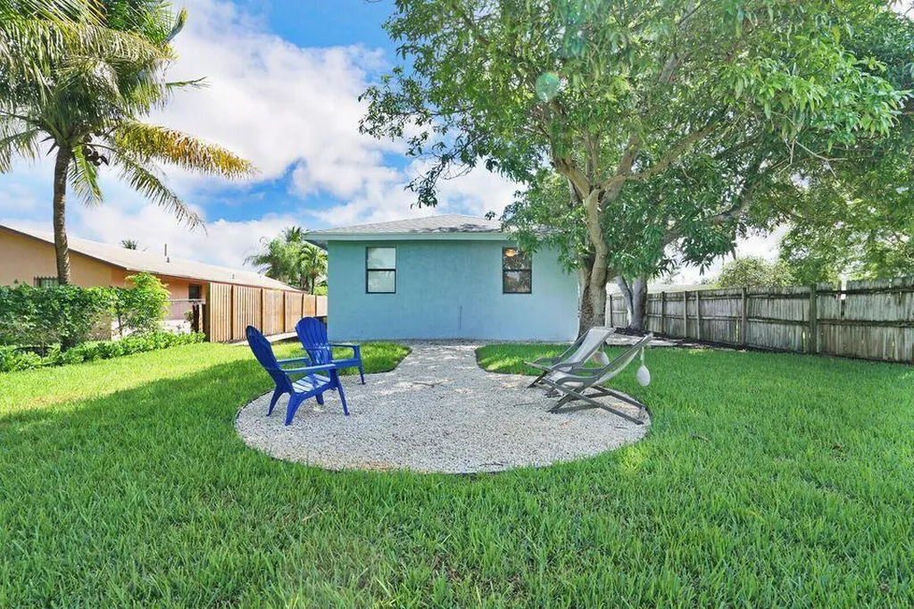 610 SE 2nd Avenue Delray Beach FL 33483