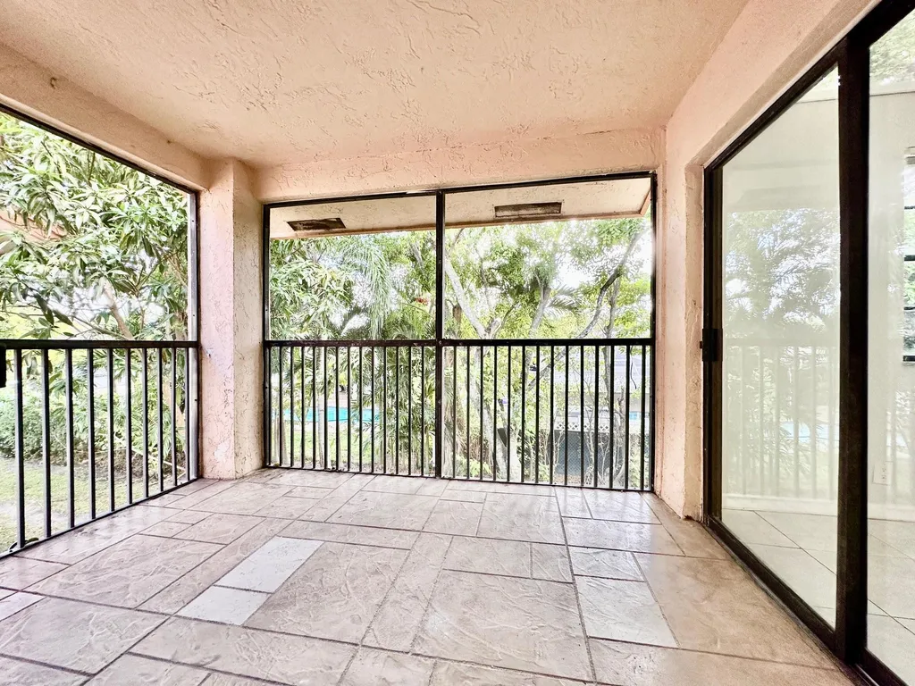 1917 NW 94th Avenue Coral Springs FL 33071
