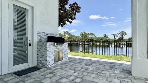 128 SE Rio Angelica Port St Lucie FL 34984