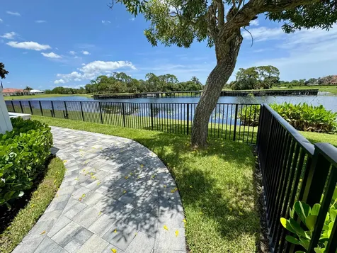 128 SE Rio Angelica Port St Lucie FL 34984