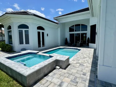 128 SE Rio Angelica Port St Lucie FL 34984
