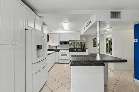 7515 NW 79th Avenue Tamarac FL 33321