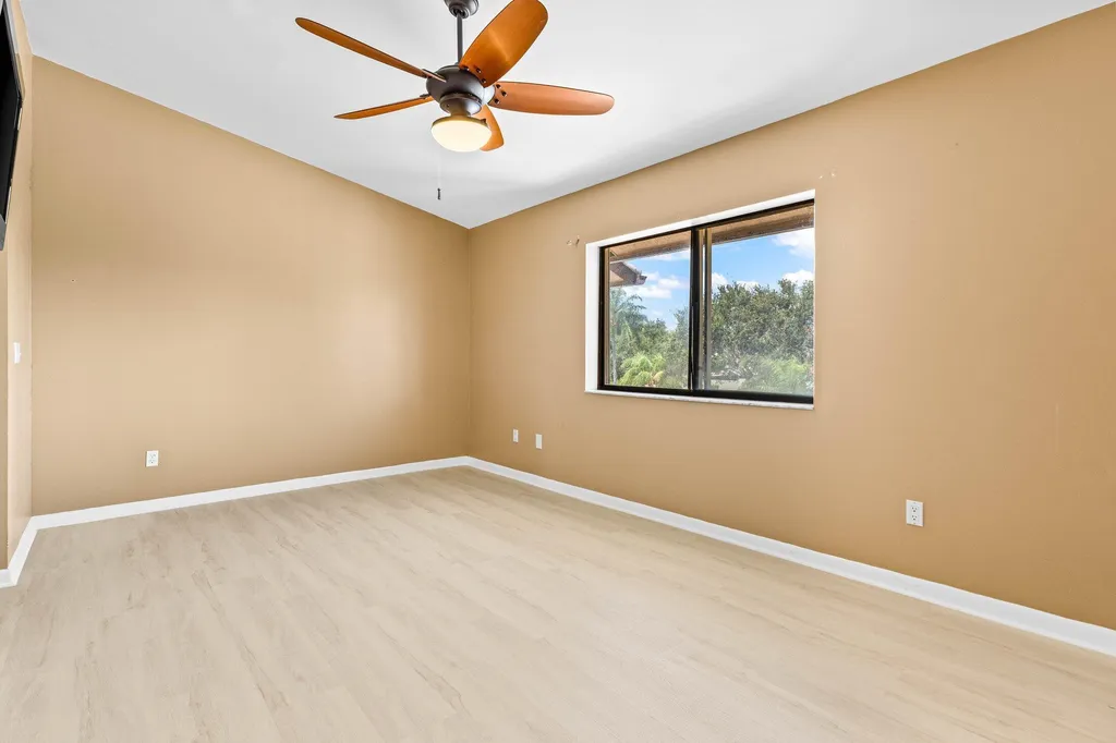 210 Captains Walk Delray Beach FL 33483