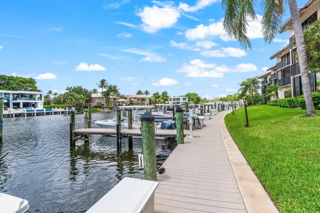 210 Captains Walk Delray Beach FL 33483